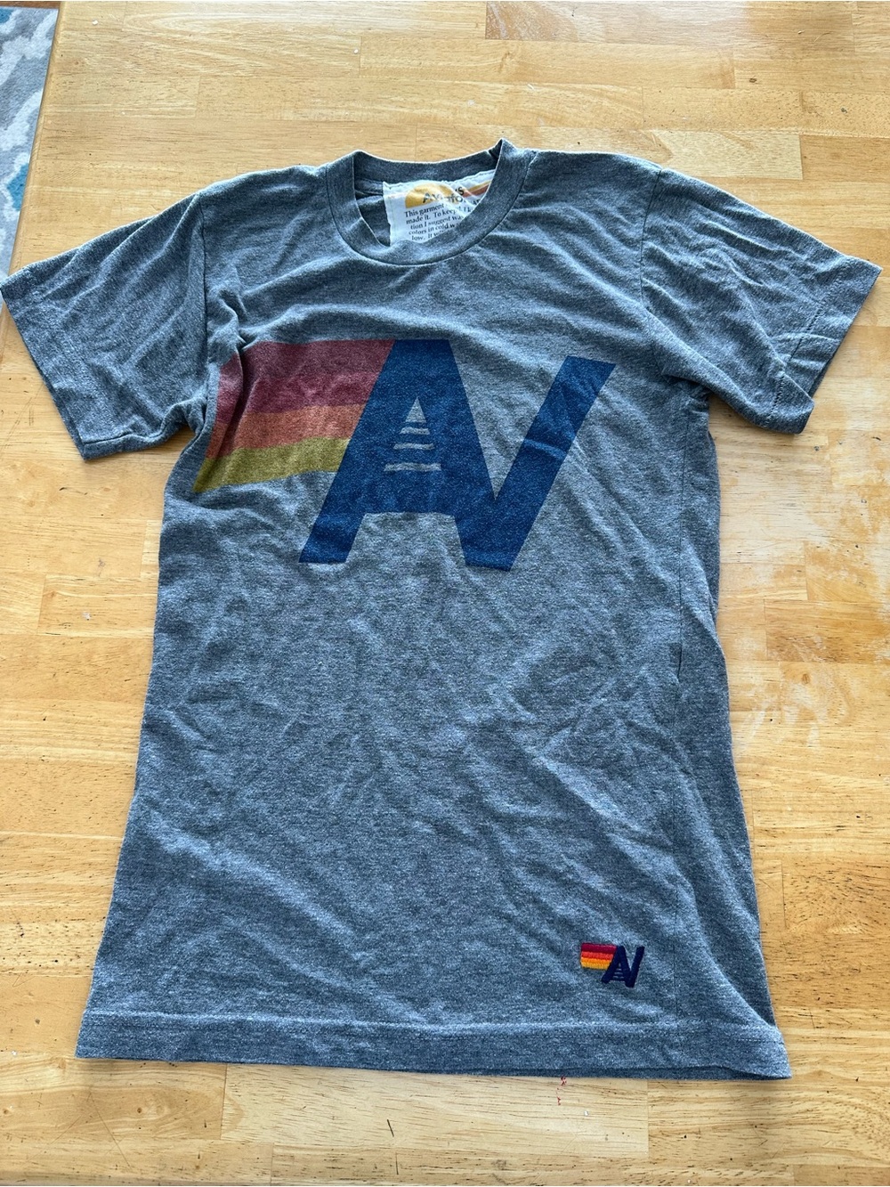 Aviator Nation t-shirt size XS